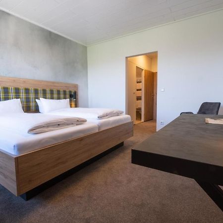 Landgasthof Adler Utzmemmingen Luaran gambar