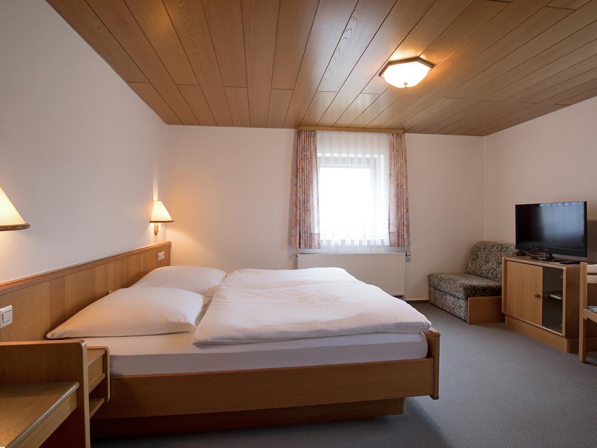 Landgasthof Adler Utzmemmingen Luaran gambar