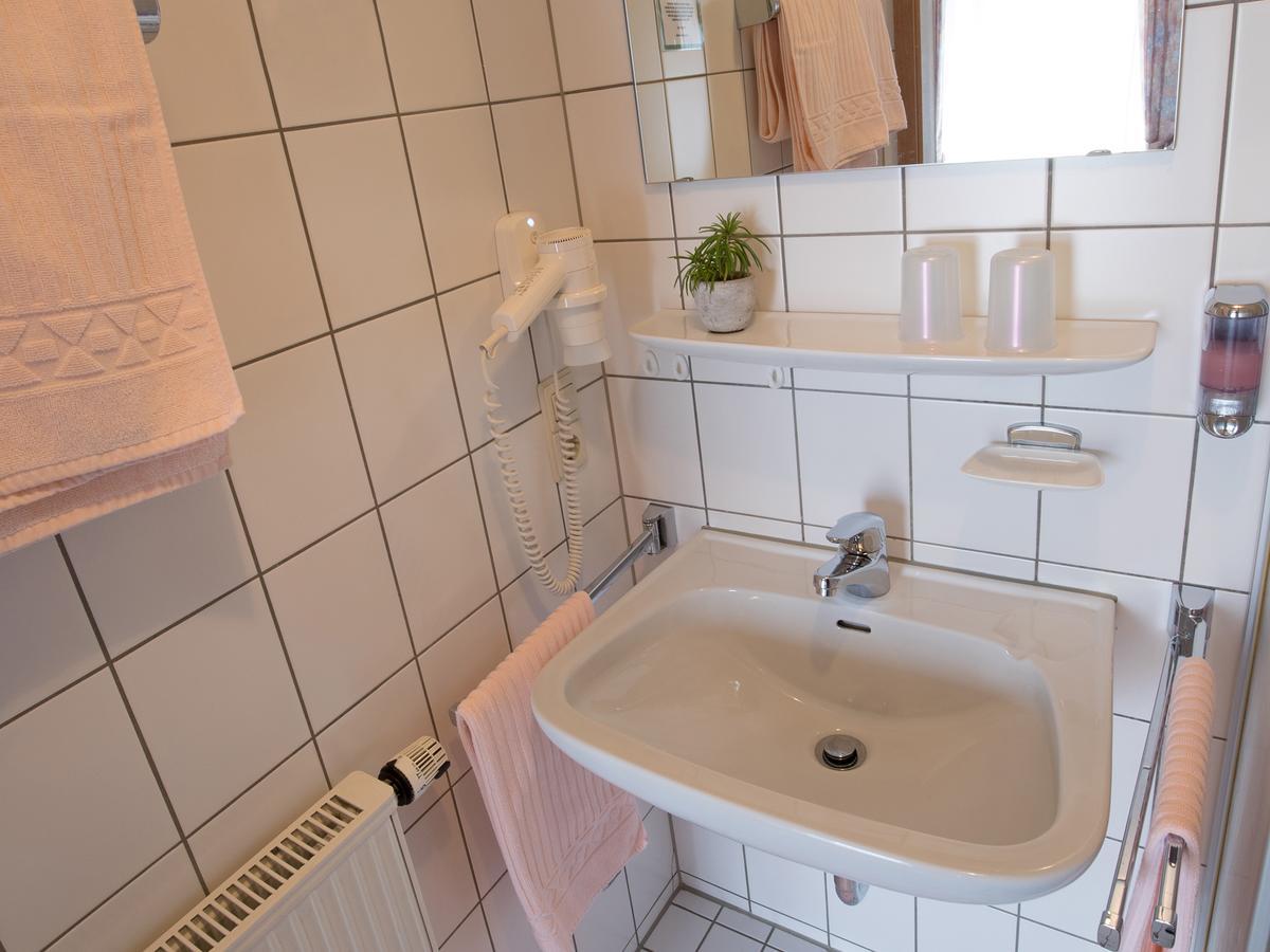 Landgasthof Adler Utzmemmingen Luaran gambar